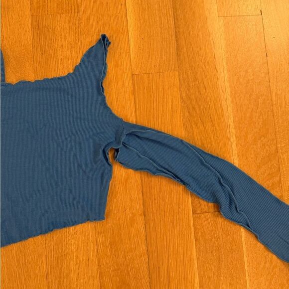 Blue Cut-Out Women's Top - Picture 4 of 8